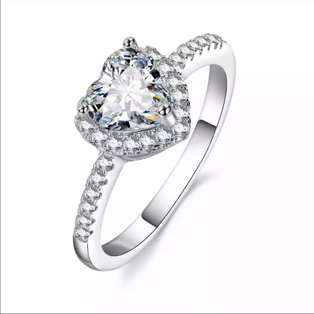 New Women’s 925 Silver Romantic Heart Diamond Ring - Picture 2 of 5